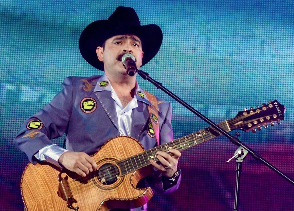 Mario Quintero leading from the twelve-string guitar · Aurelio Villalobos / CC BY 2.0