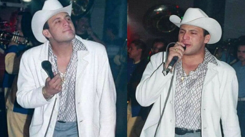 El Gallo de Oro onstage in white